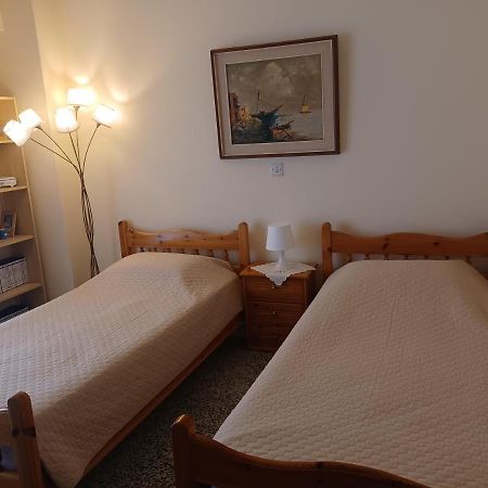 Seaside Family Apartment Loutraki エクステリア 写真