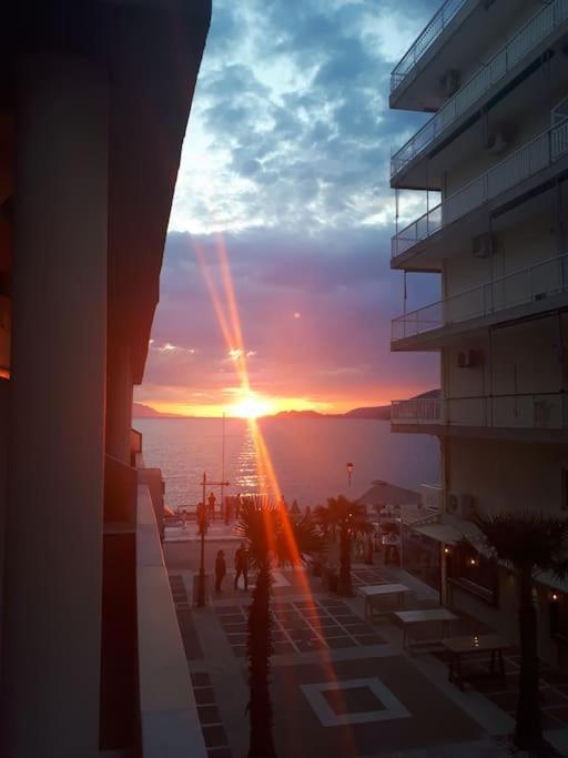 Seaside Family Apartment Loutraki エクステリア 写真