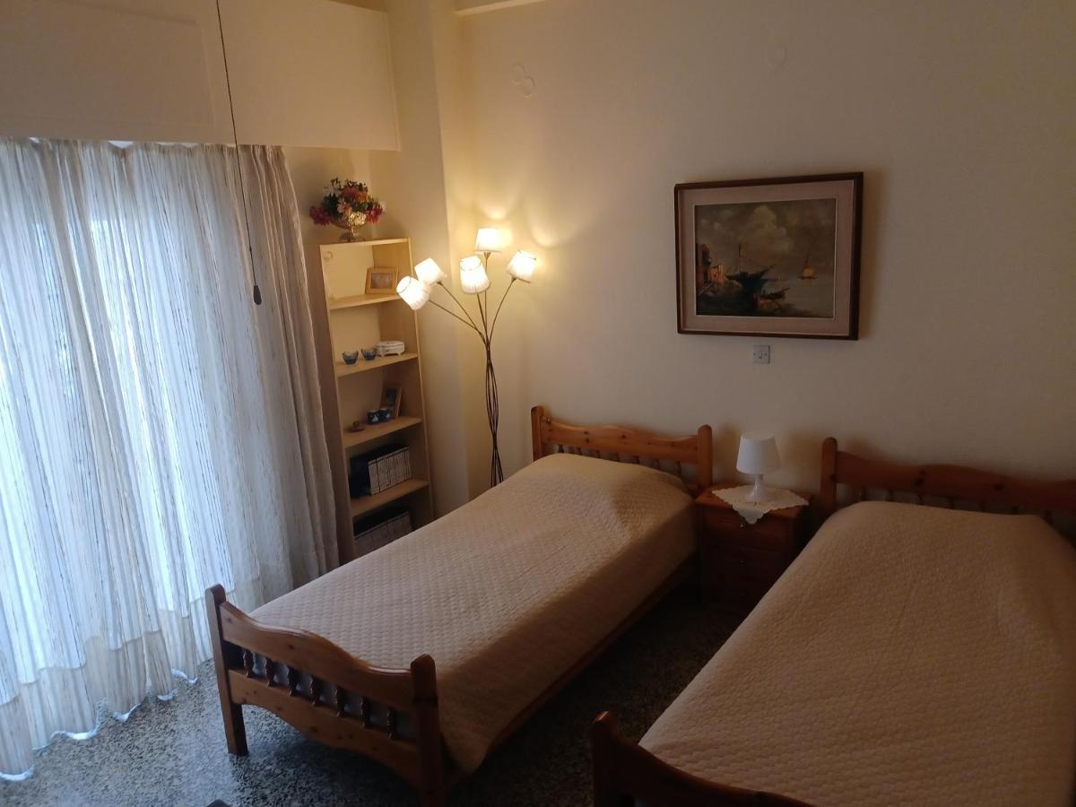 Seaside Family Apartment Loutraki エクステリア 写真