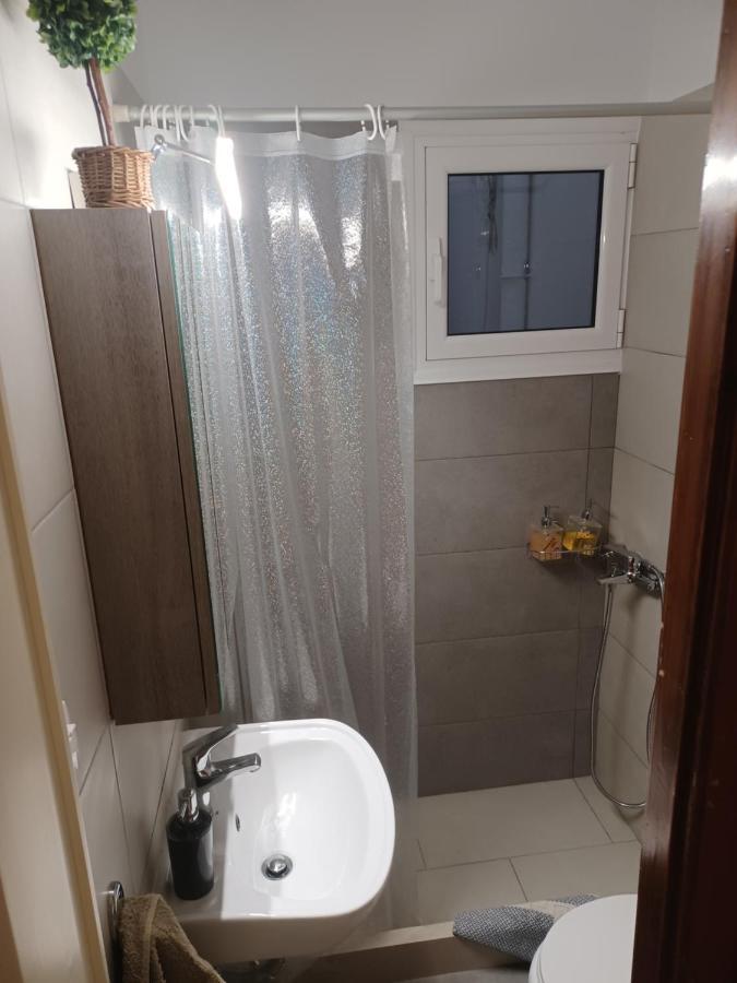 Seaside Family Apartment Loutraki エクステリア 写真