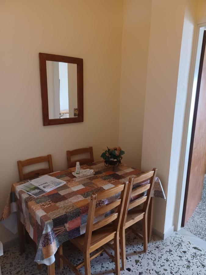 Seaside Family Apartment Loutraki エクステリア 写真