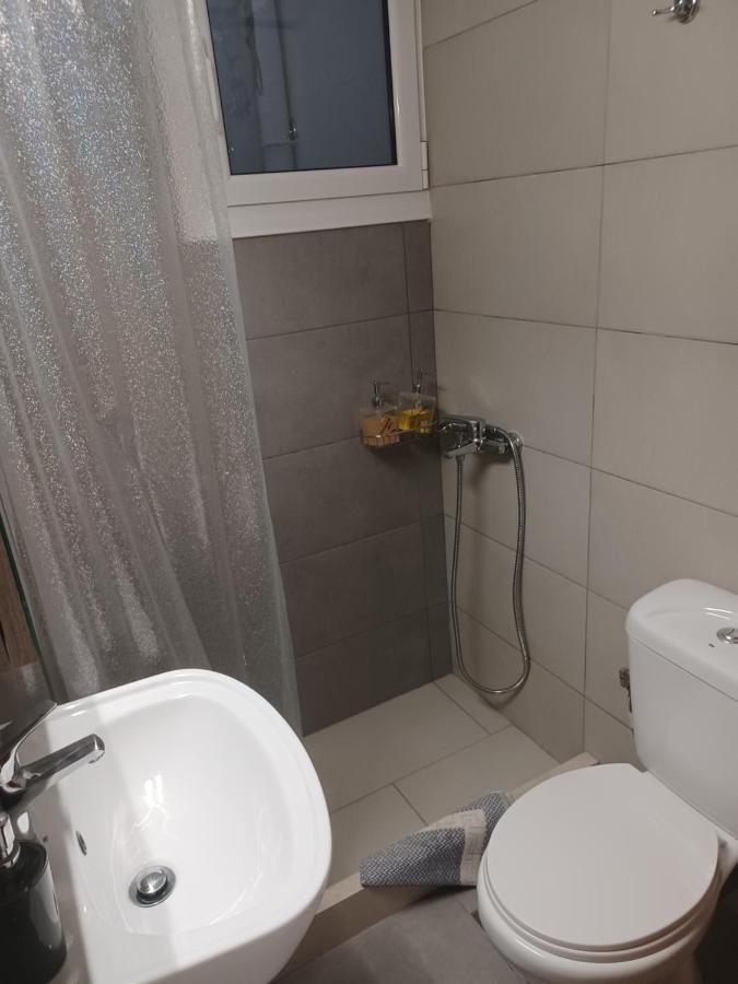 Seaside Family Apartment Loutraki エクステリア 写真